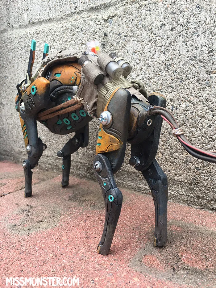 "SP-0-T" H.U.N.D UNIT -ARTICULATED TOY