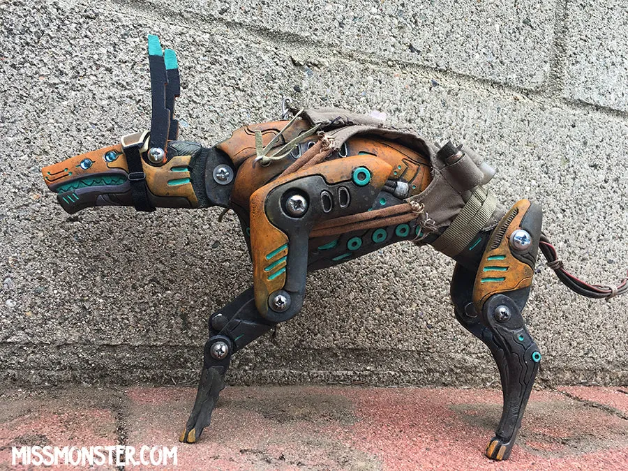 "SP-0-T" H.U.N.D UNIT -ARTICULATED TOY