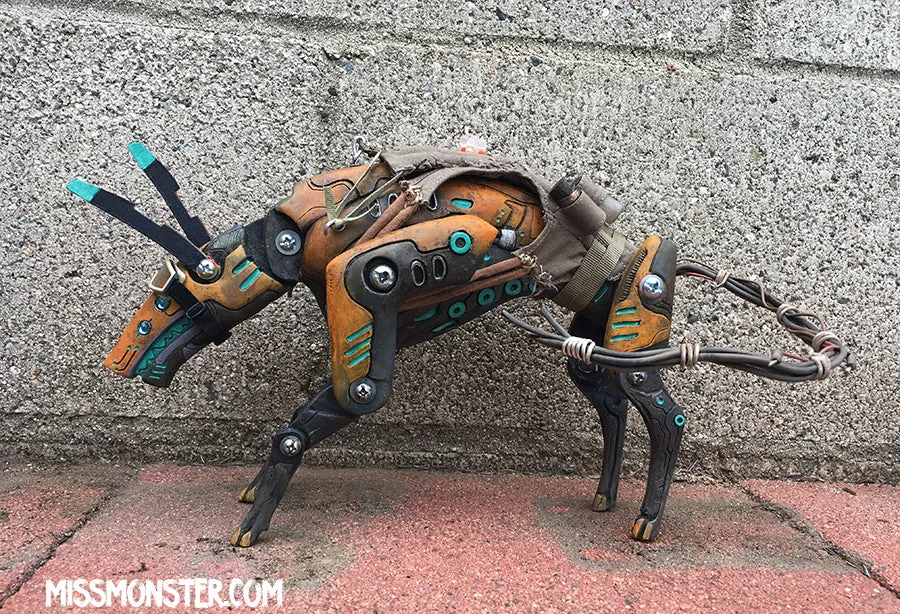 "SP-0-T" H.U.N.D UNIT -ARTICULATED TOY
